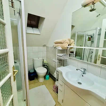 Appartement Avec Terrasse Privee - Proche Paris & Rer B